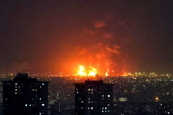 Israel tan cong kho chua dau cua Iran hinh anh