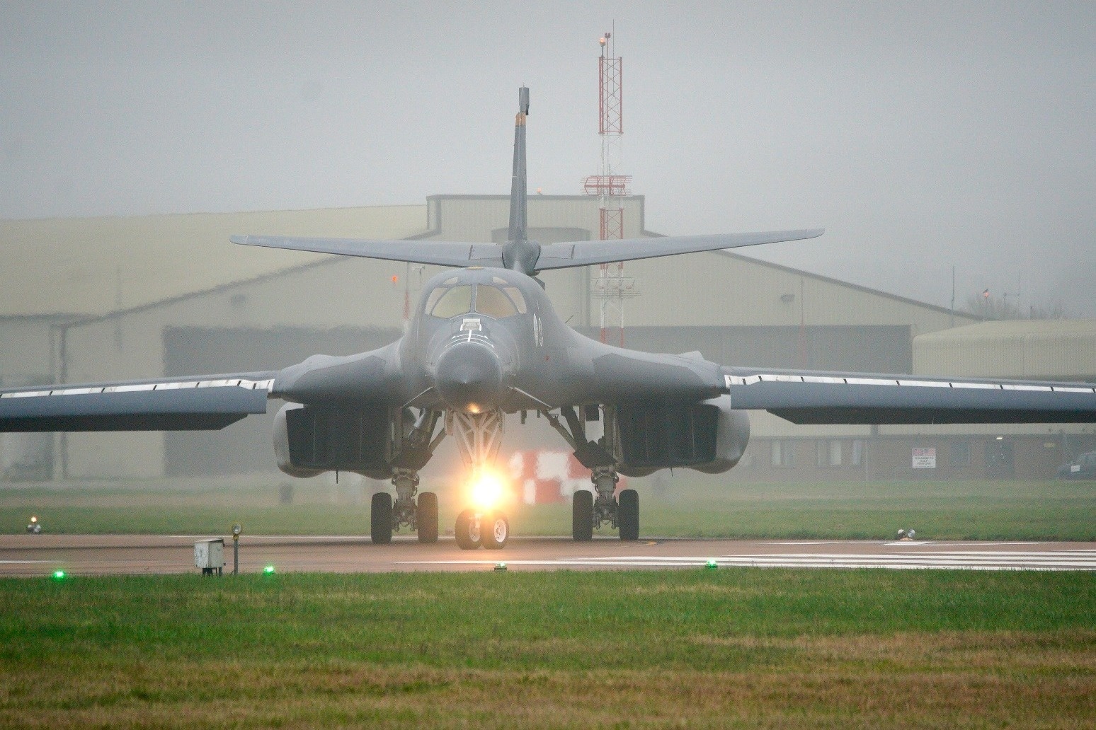 Oanh tac co My nap bom pha boongke chuan bi hanh dong o Iran hinh anh