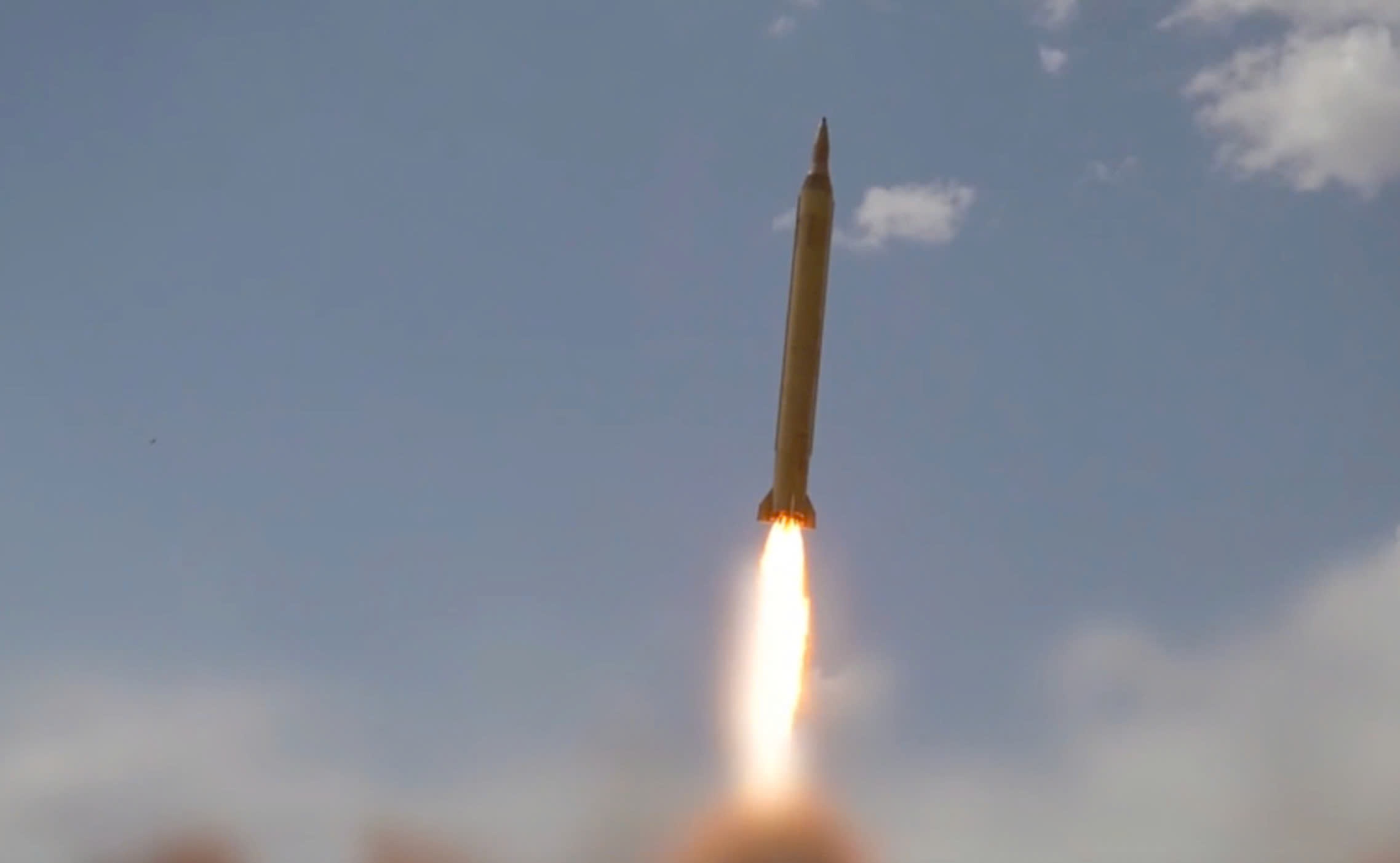 Iran mo dot tan cong du doi sau lenh cua Lanh tu Toi cao hinh anh