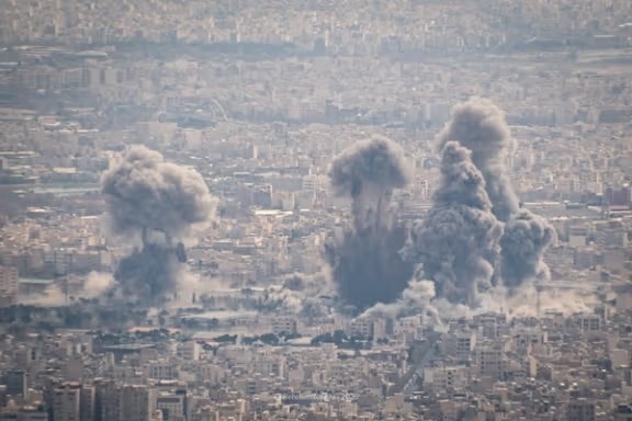 Ten lua Israel lam rung chuyen Tehran hinh anh