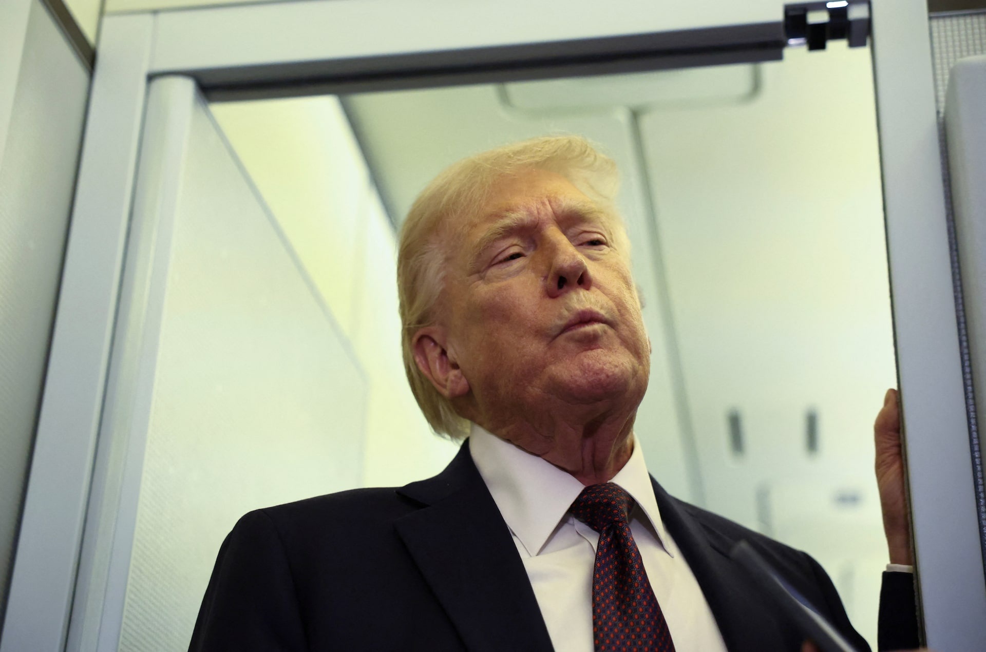 Iran che gieu ong Trump hinh anh