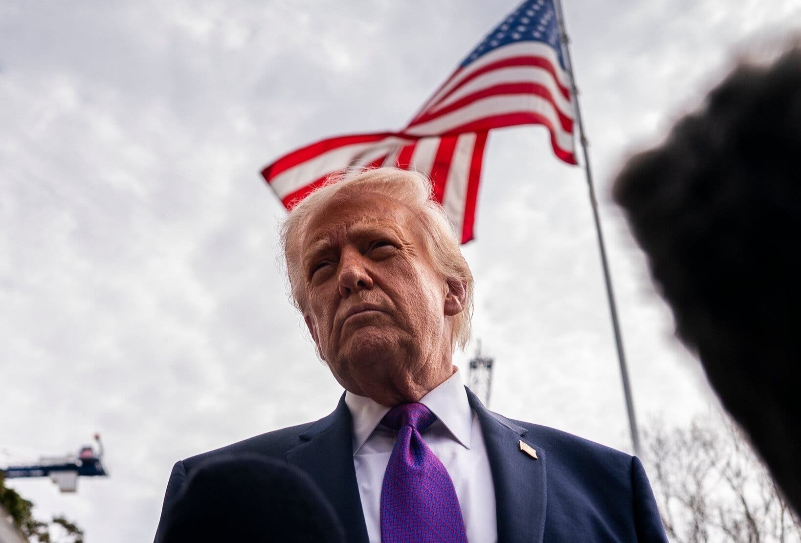 Cai gia cho chien luoc cuong ep cua ong Trump hinh anh