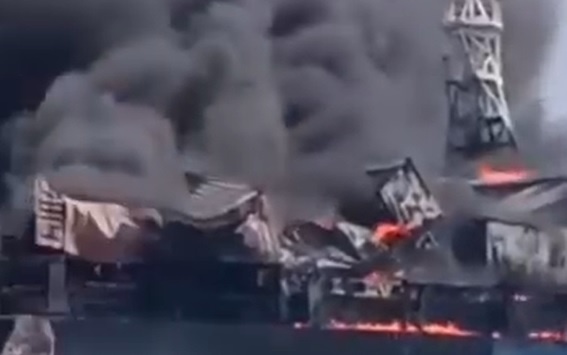 Iran tan cong tau cho dau tai eo Hormuz vi khong hop tac hinh anh