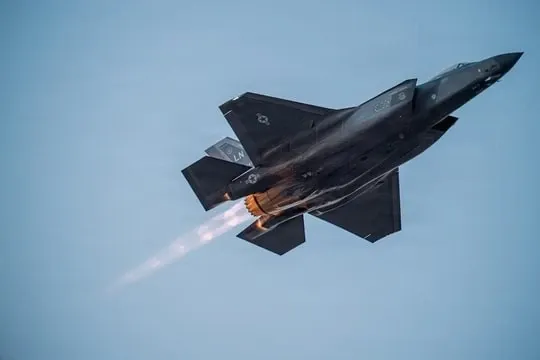 My mat tiem kich tang hinh F-35 thu hai o Trung Dong hinh anh
