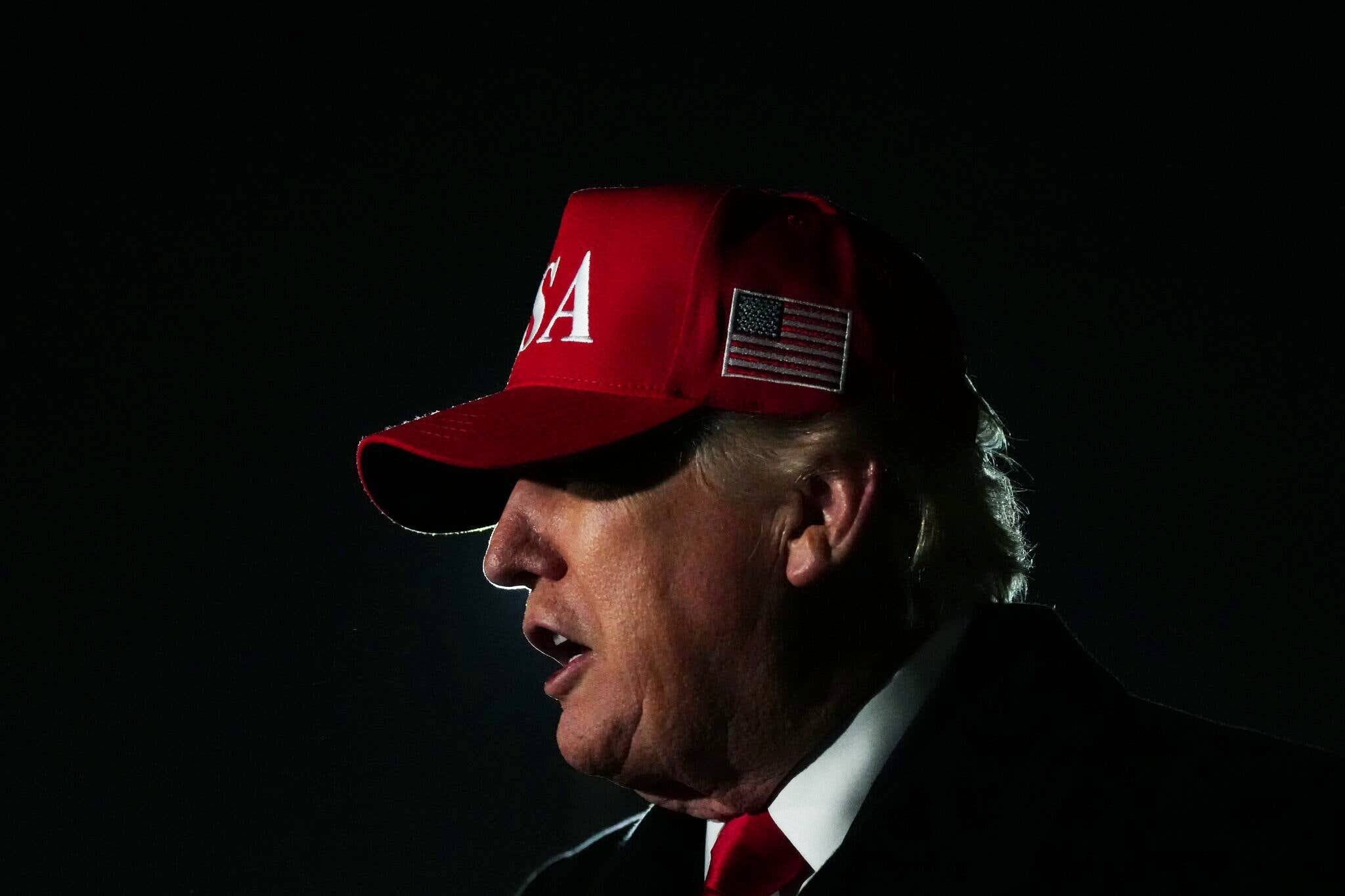 Nguoi My giat minh ve Tong thong Trump hinh anh