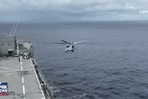 Luc luong My do bo len tau lien quan den Iran hinh anh