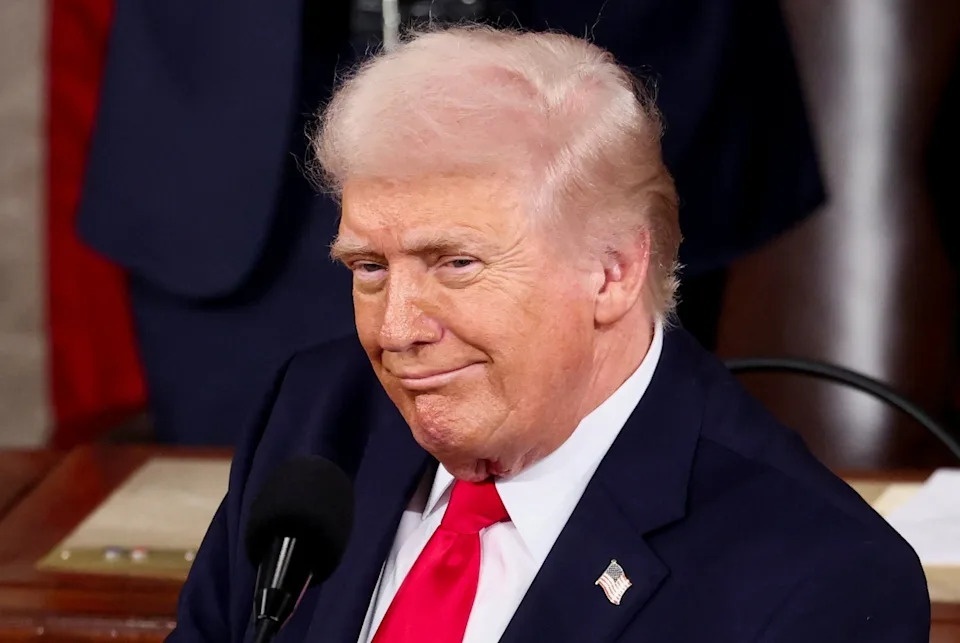 Ong Trump bien nguy thanh co hinh anh