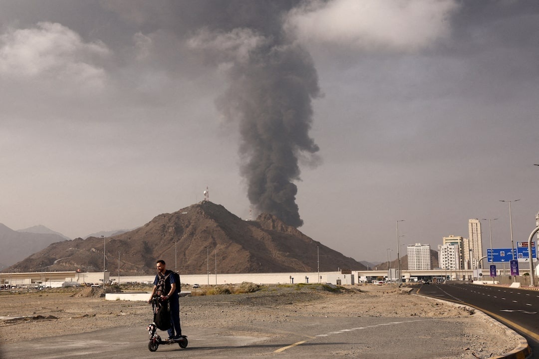 Vi sao UAE va Saudi Arabia bi mat tan cong Iran? hinh anh