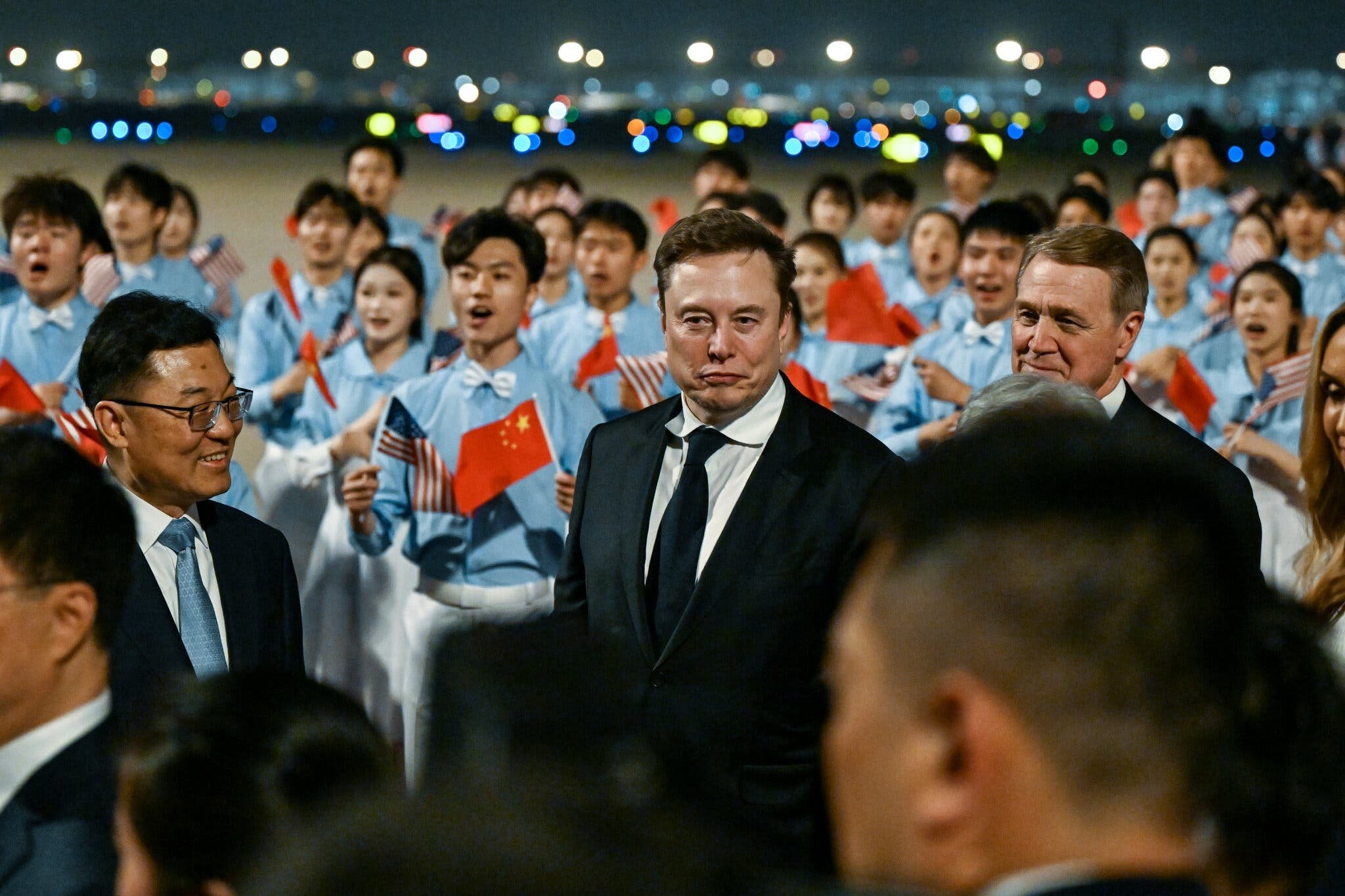 Ty phu Elon Musk co khoanh khac gay sot tai Bac Kinh hinh anh