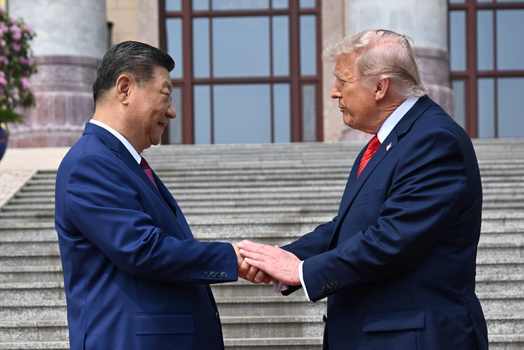 Ngon ngu co the tiet lo dieu gi ve ong Trump va ong Tap? hinh anh