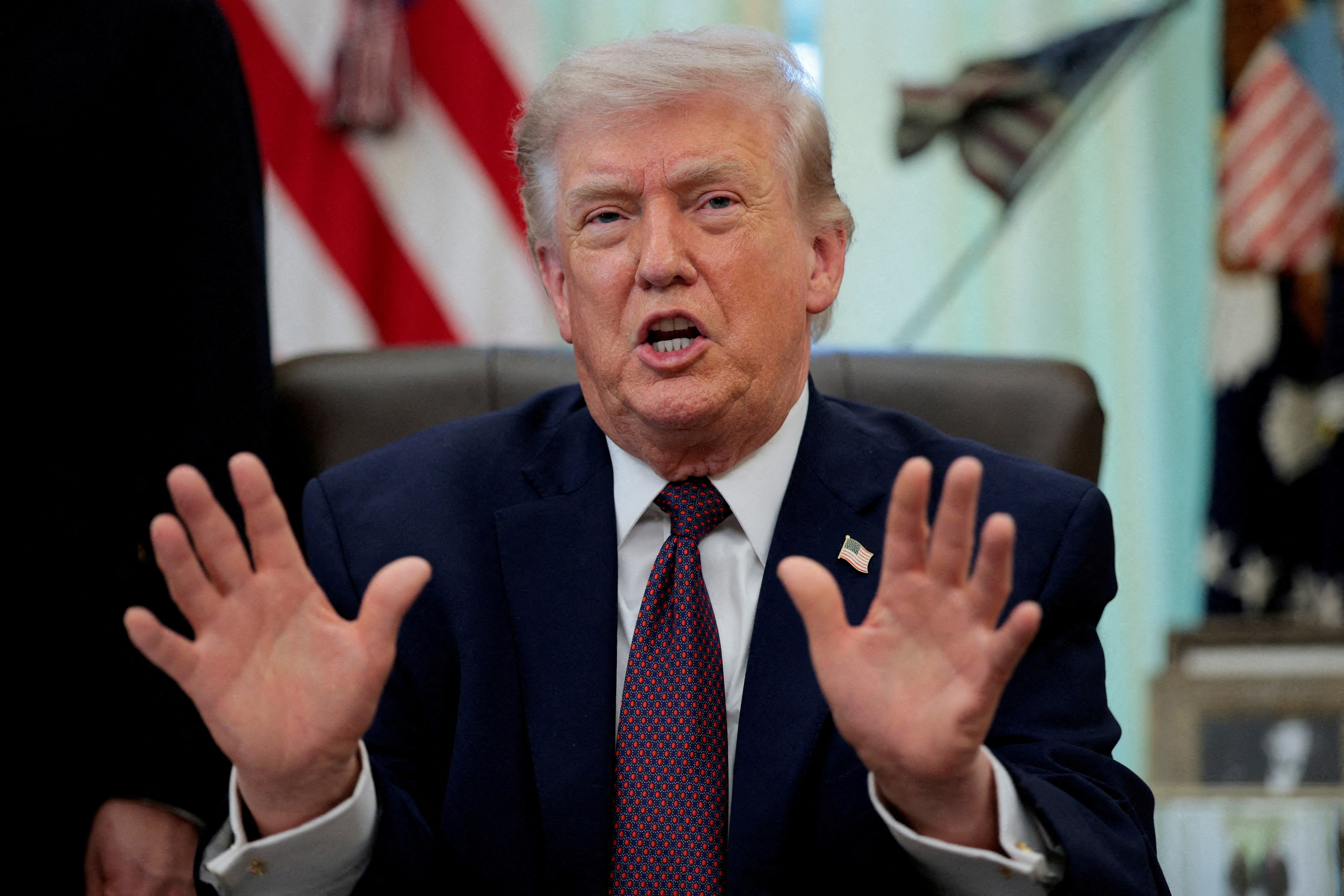 Ong Trump duoc khuyen giam can va tap the duc hinh anh