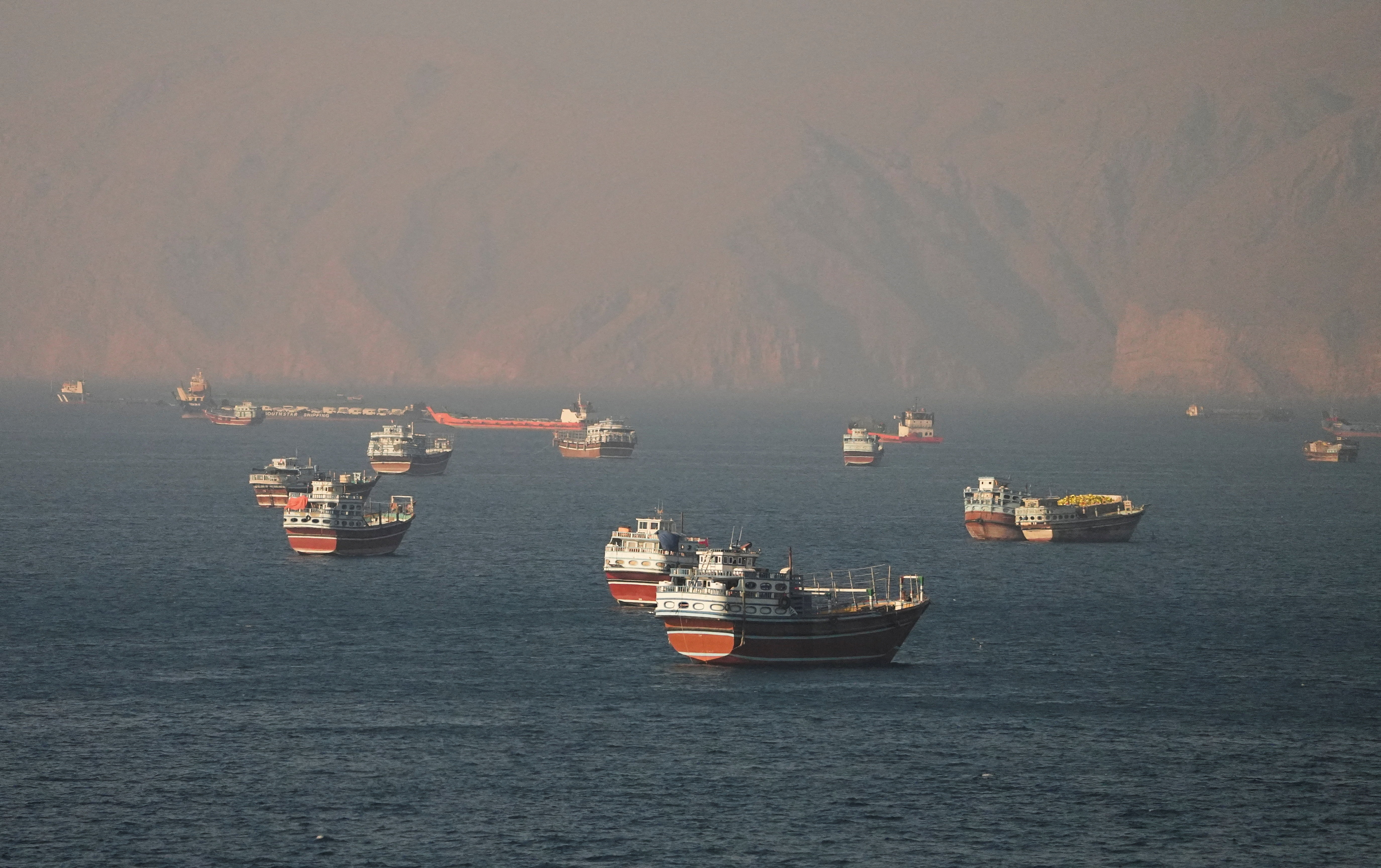 Hormuz anh 1