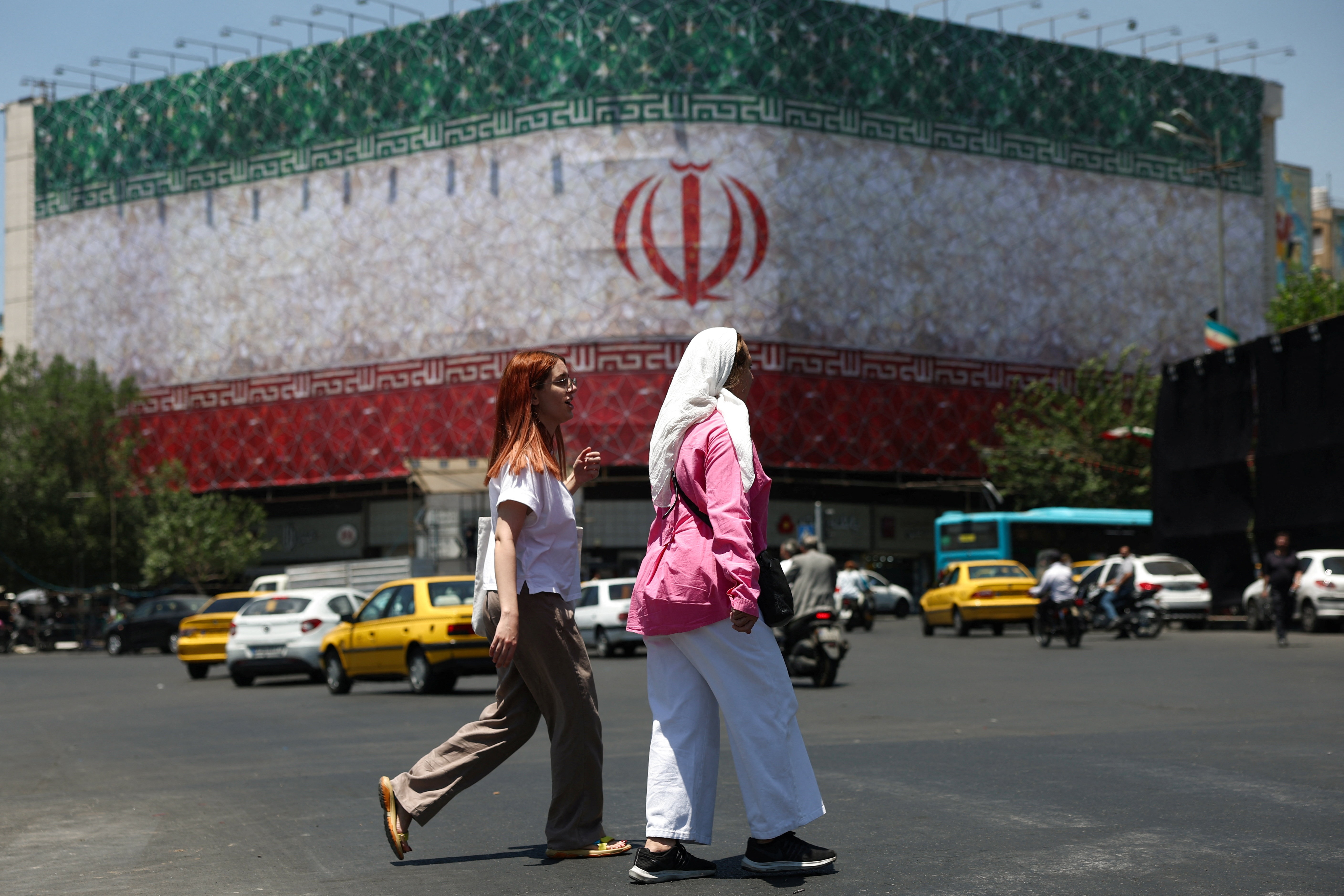 Iran co the duoc dau tu 300 ty USD hinh anh