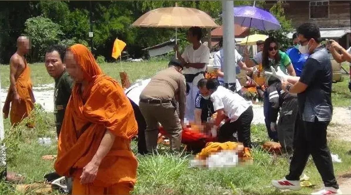 Be trai 11 tuoi tong doan nha su, 8 nguoi thiet mang o Thai Lan hinh anh