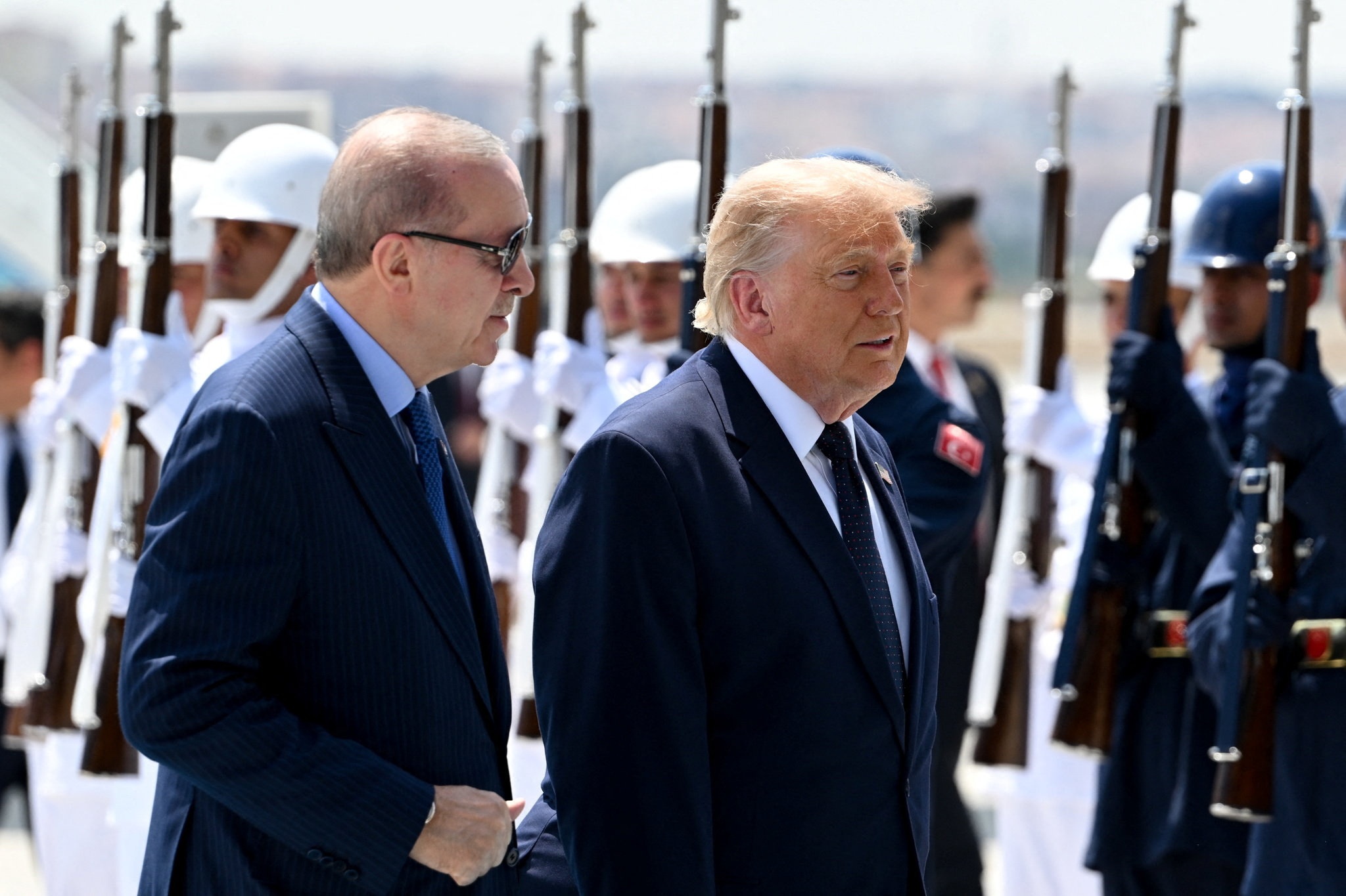NATO ky loat thoa thuan ‘ty do’, ong Trump van that vong hinh anh