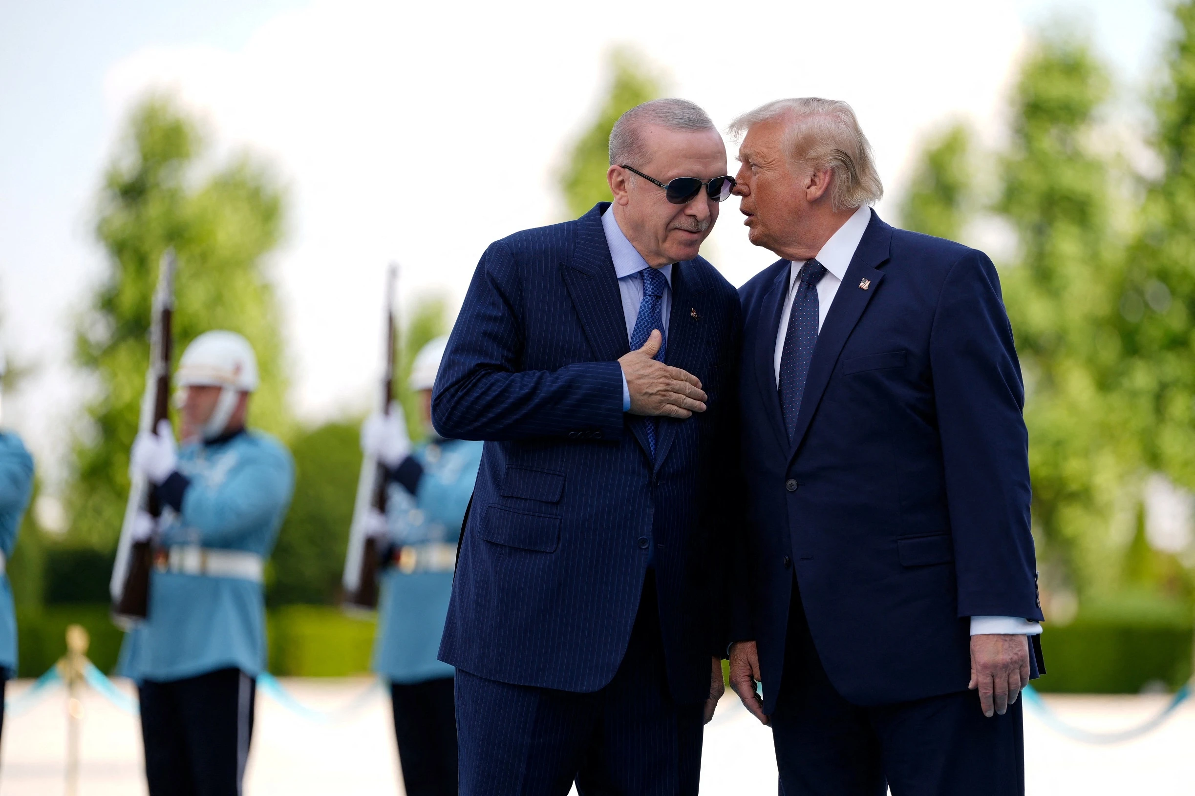 Tinh ban giua ong Trump va Tong thong Tho Nhi Ky 'cuu' hoi nghi NATO hinh anh