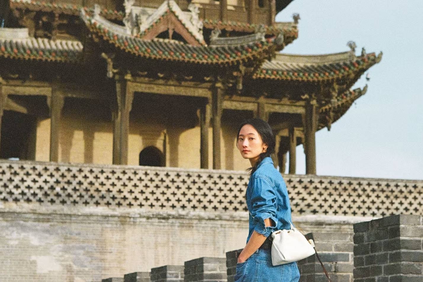 Rời xa hàng hiệu, giới trẻ Trung Quốc tìm ‘xa xỉ tinh thần’