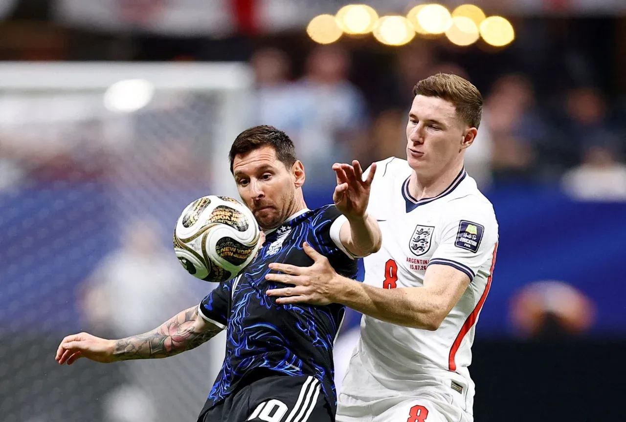 Thông điệp hài hước của Đại sứ quán Anh trước trận bán kết World Cup