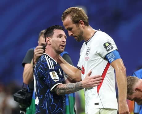 Thông điệp hài hước của Đại sứ quán Anh trước trận bán kết World Cup