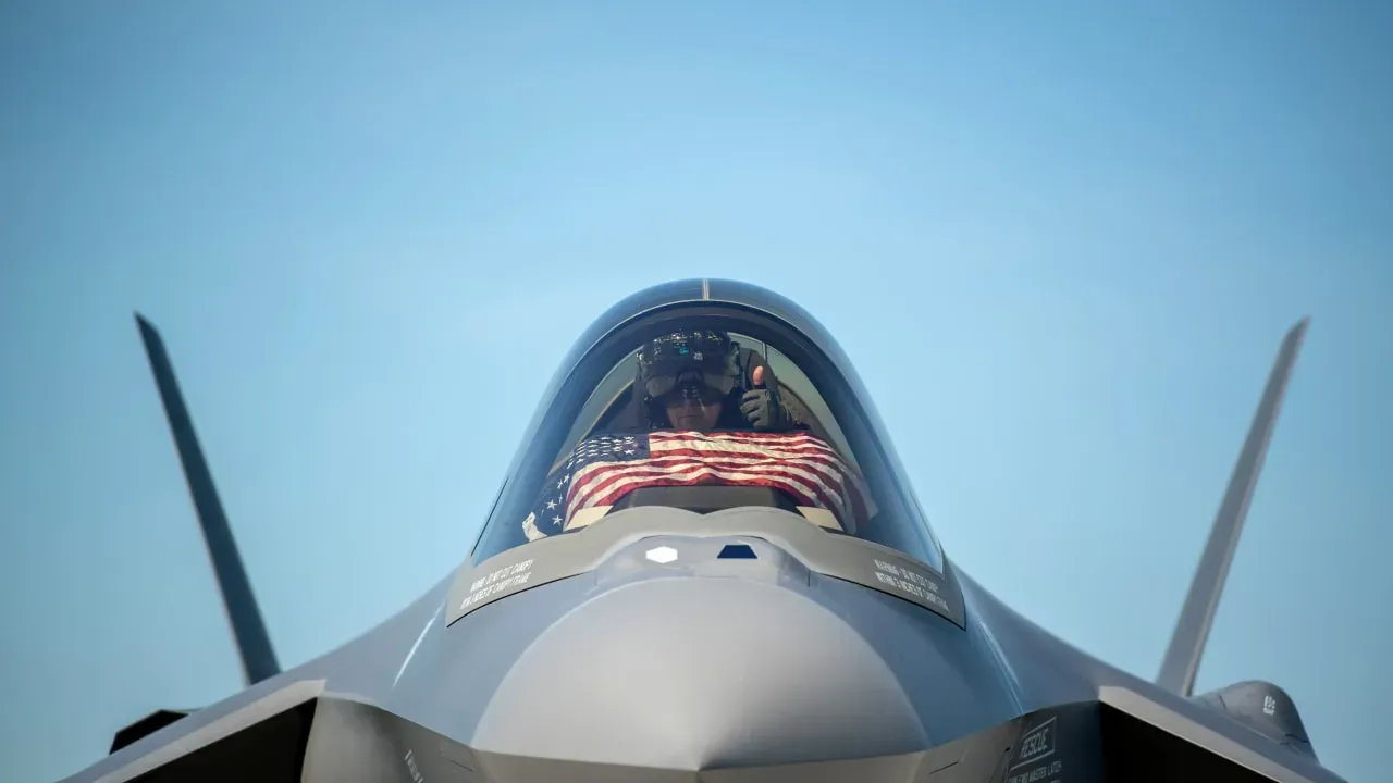 Ông Trump cảnh báo: mở rộng tấn công Iran