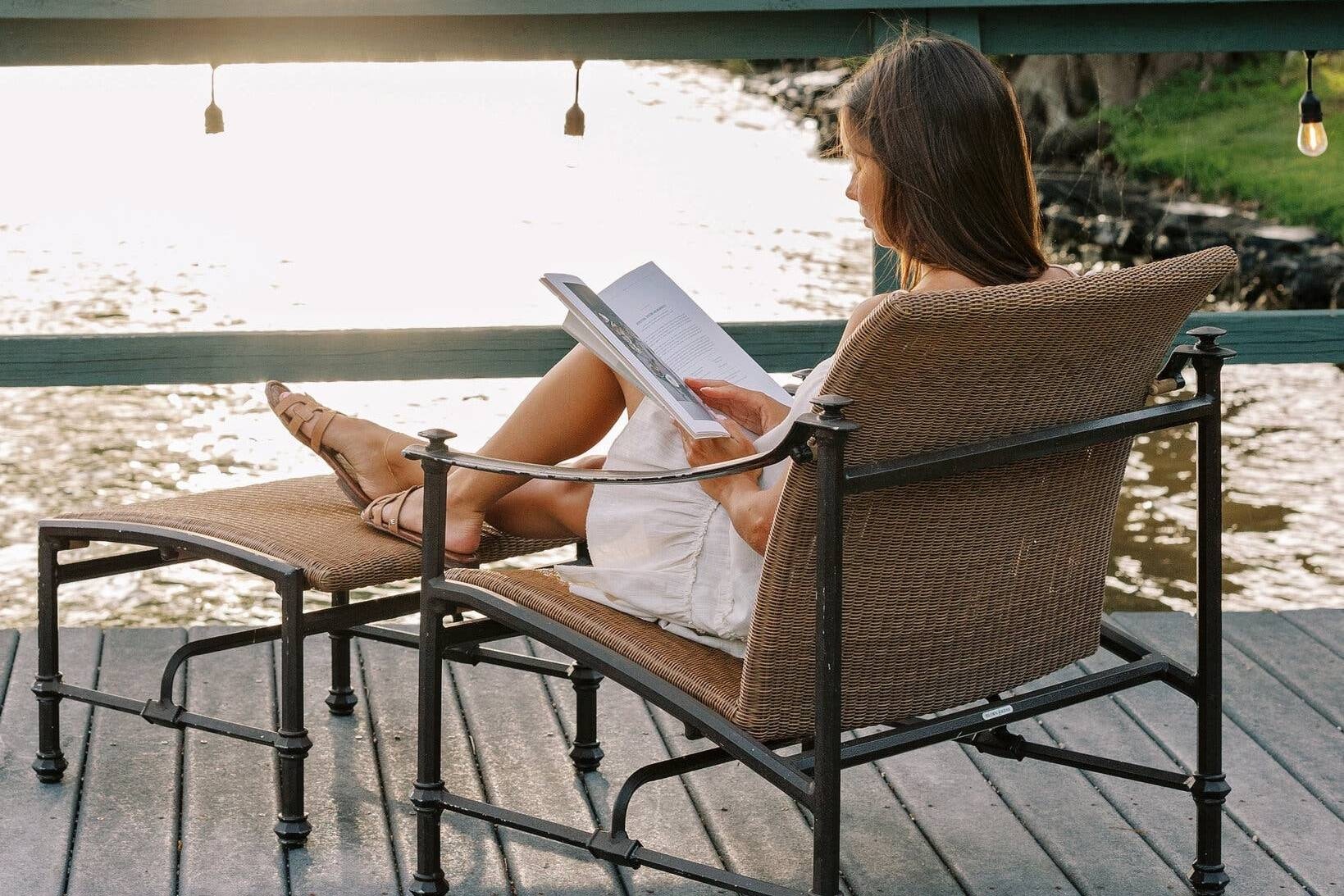 ‘Book-cation’: Lên đường và tìm niềm vui sống từ sách, tại sao không?