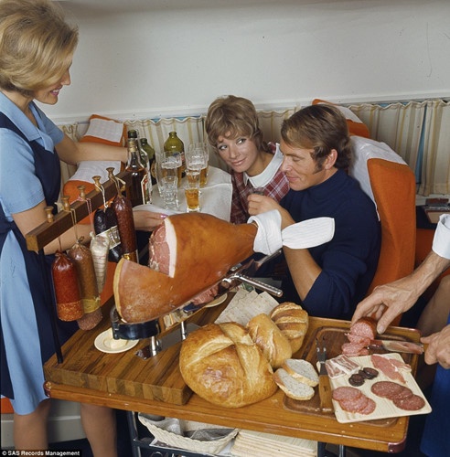 Thực đơn trên máy bay ảnh 11 Thuc don tren may bay anh 11