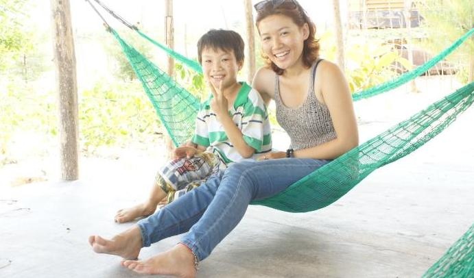 Chay xe dem di bat mat troi o Mui Ne hinh anh