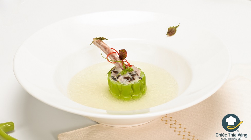 Nau canh kho qua suon non nhu dau bep Chiec thia vang hinh anh