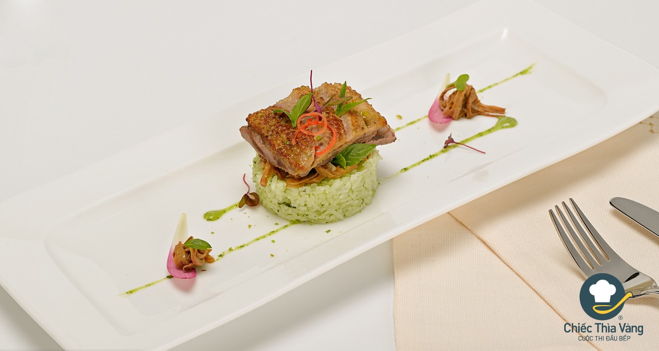 Chiec thia vang: Lam vit hap hoa sen com muoi e hinh anh