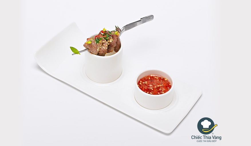 Heo nướng lụi Chiếc thìa vàng ảnh 1 Heo nuong lui Chiec thia vang anh 1