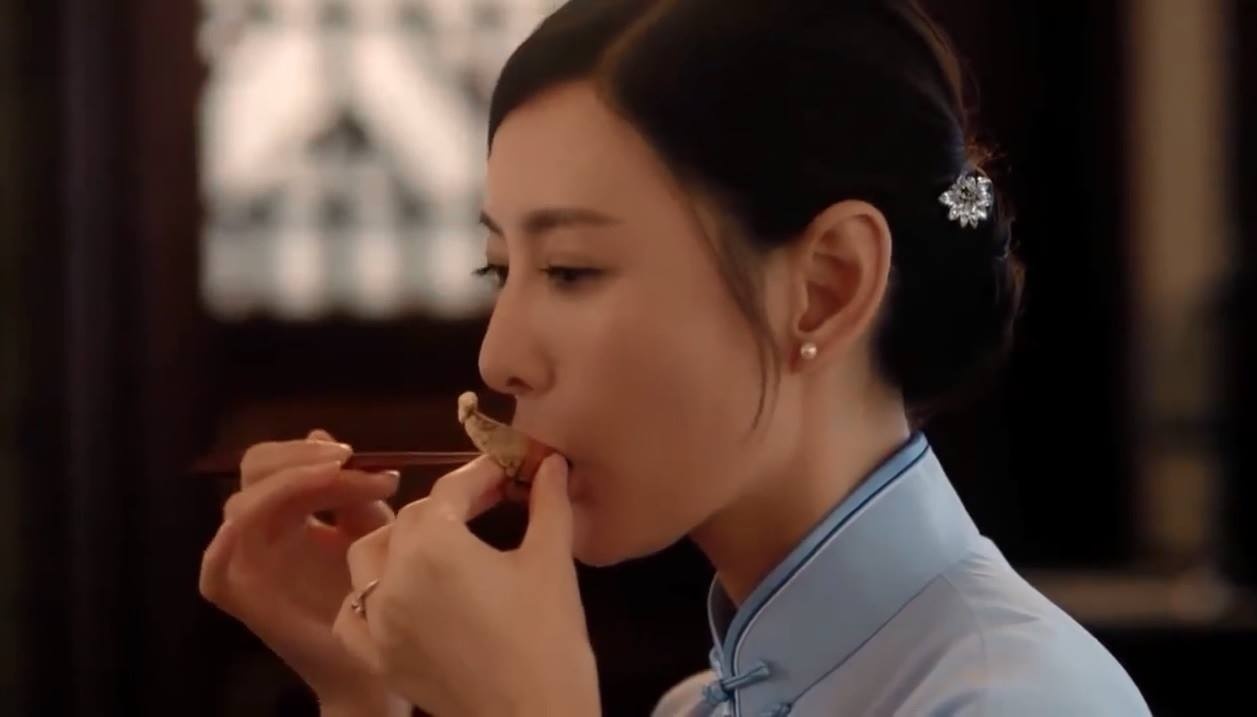 Cach an cua be thanh lich nhu co gai Thuong Hai hinh anh