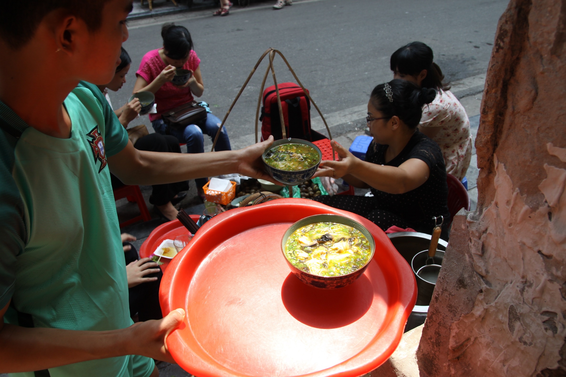 Quan bun oc via he Ha Noi anh 12