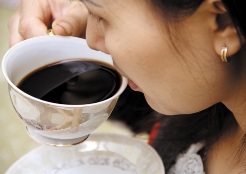 Giảm calo trong tách cà phê sáng ảnh 4 Giam calo trong tach ca phe sang anh 4
