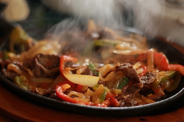 An nhieu thuc an qua nong co gay hai? hinh anh