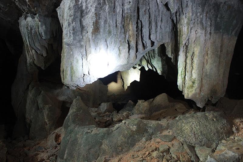 Nhu da vinh Ha Long dau don 'ri mau' trong dem hinh anh