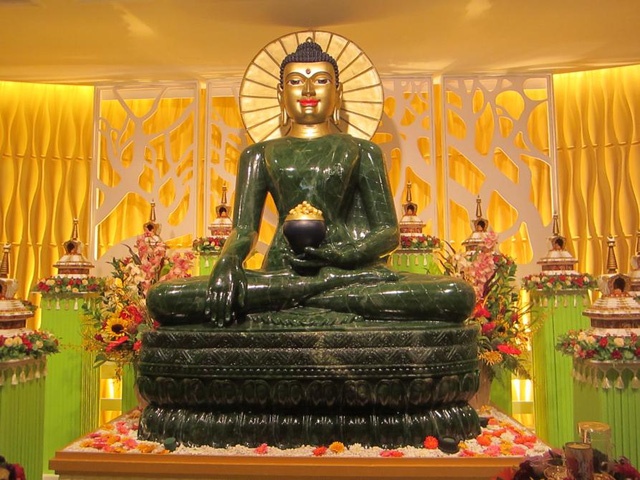 Cung nghinh tuong Phat Ngoc hoa binh the gioi tai Binh Duong hinh anh