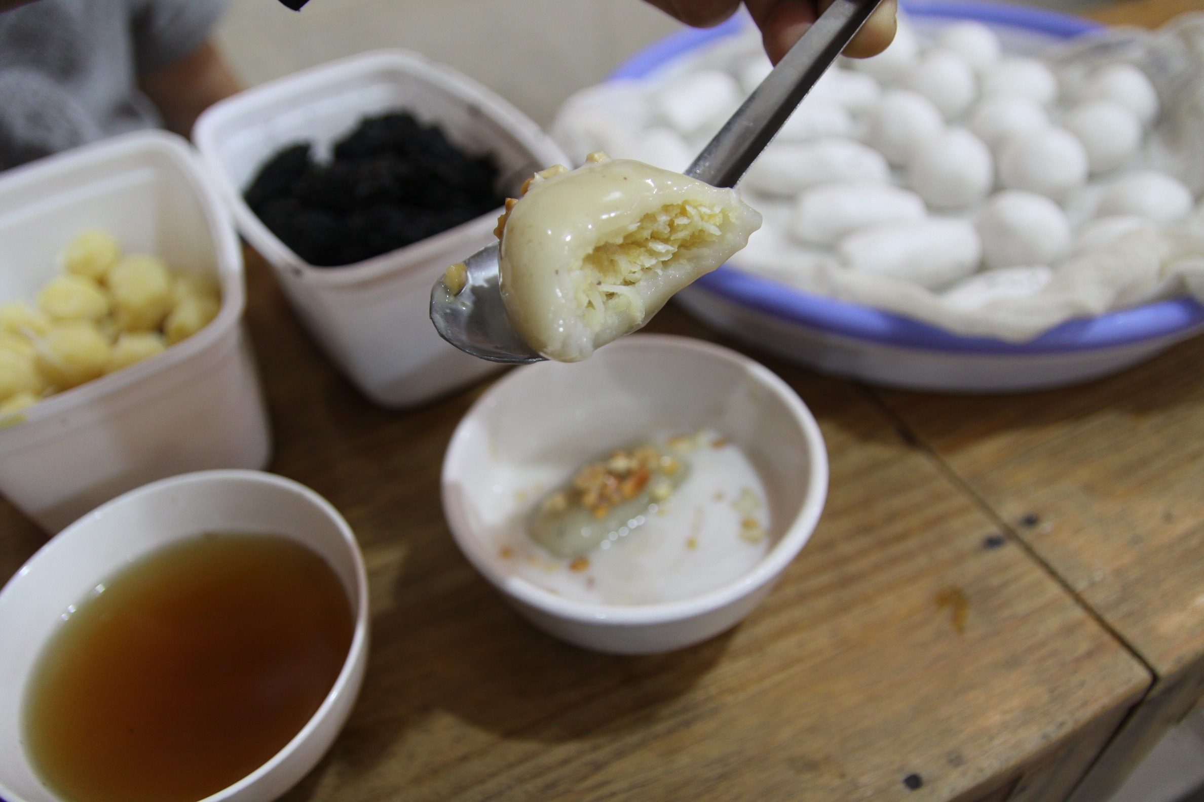 Banh troi tau pho Hang Bac anh 8