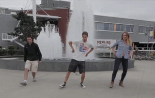 Chang thanh nien danh 2 thang de nhay tren khap nuoc My hinh anh