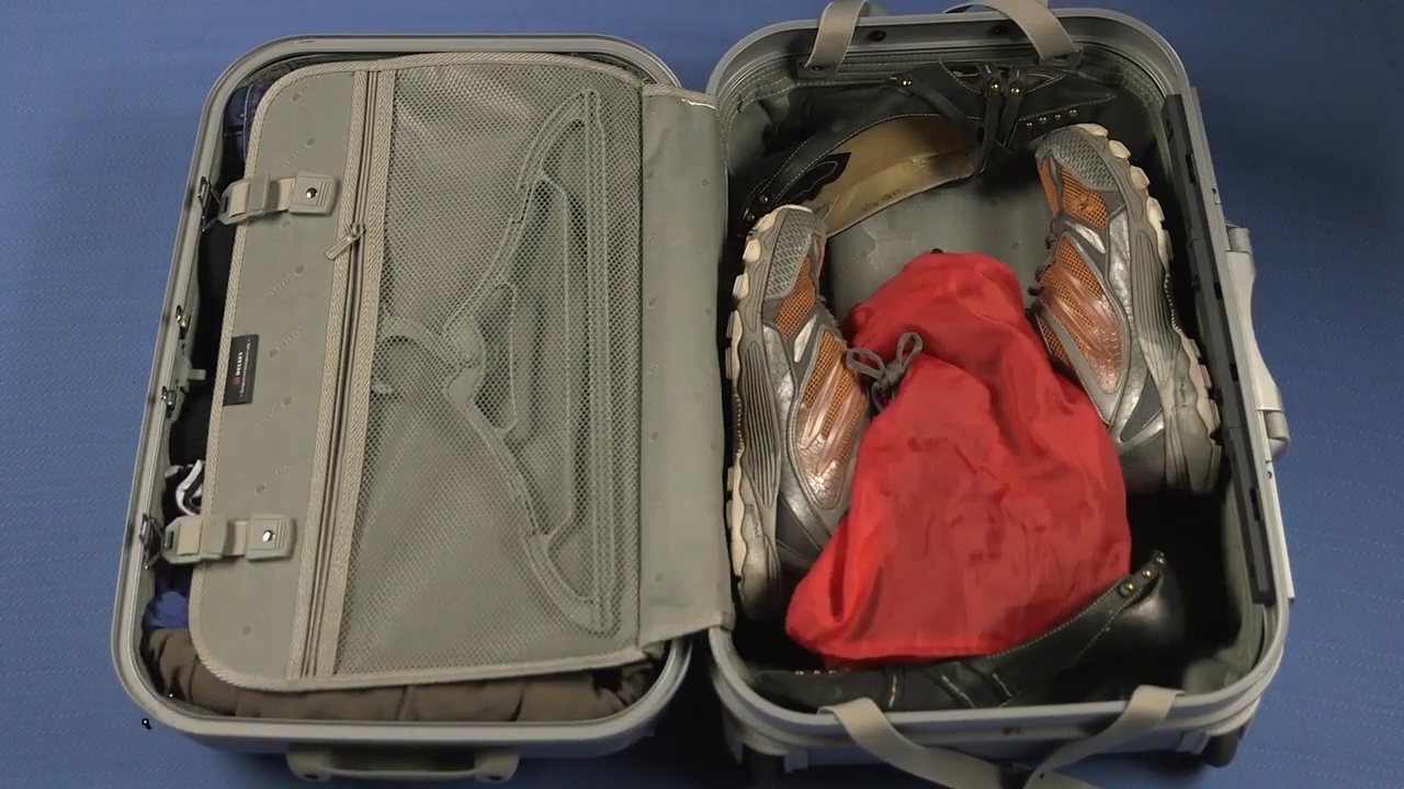 Thu thuat xep vali gon nhe cho chuyen du lich dai ngay hinh anh