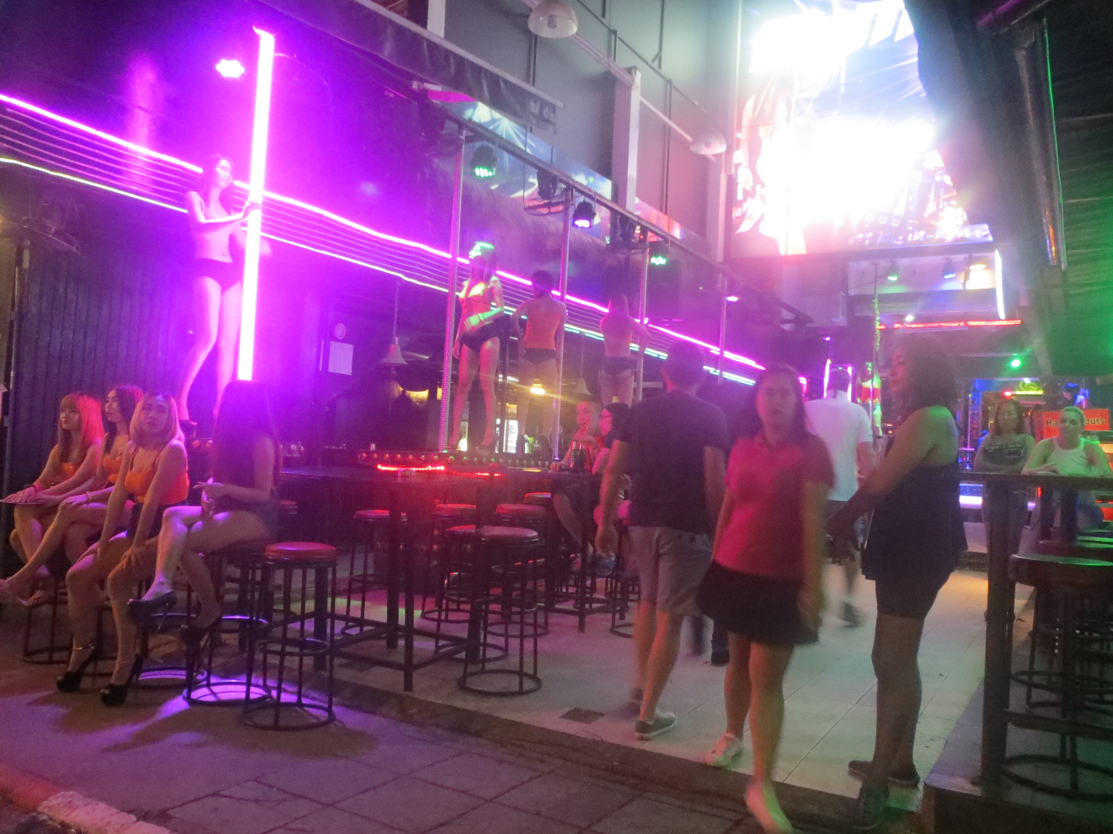 Diem vui choi o Phuket anh 4