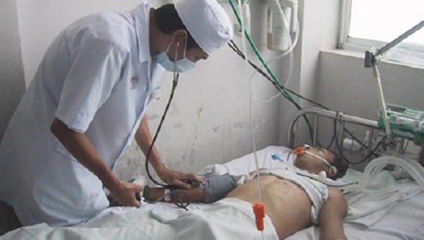 Sai lam uong nuoc chanh khi say ruou anh 1