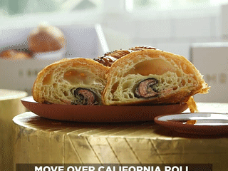 Banh sung bo California dac biet kem voi nhan sushi hinh anh