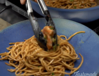 Lam mi trung xao tom chien hinh anh