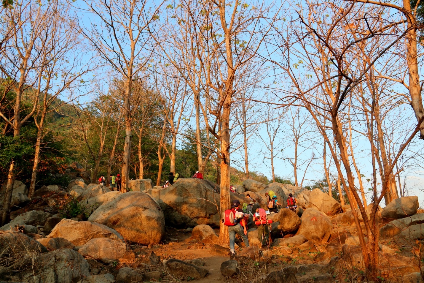 Chinh phuc nui Ba Den anh 2