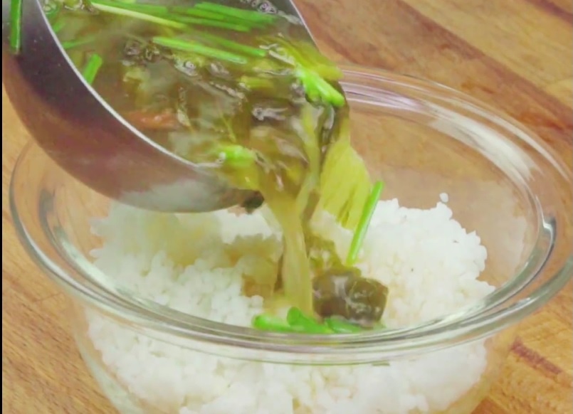 Nau canh dua bo tai nha hinh anh