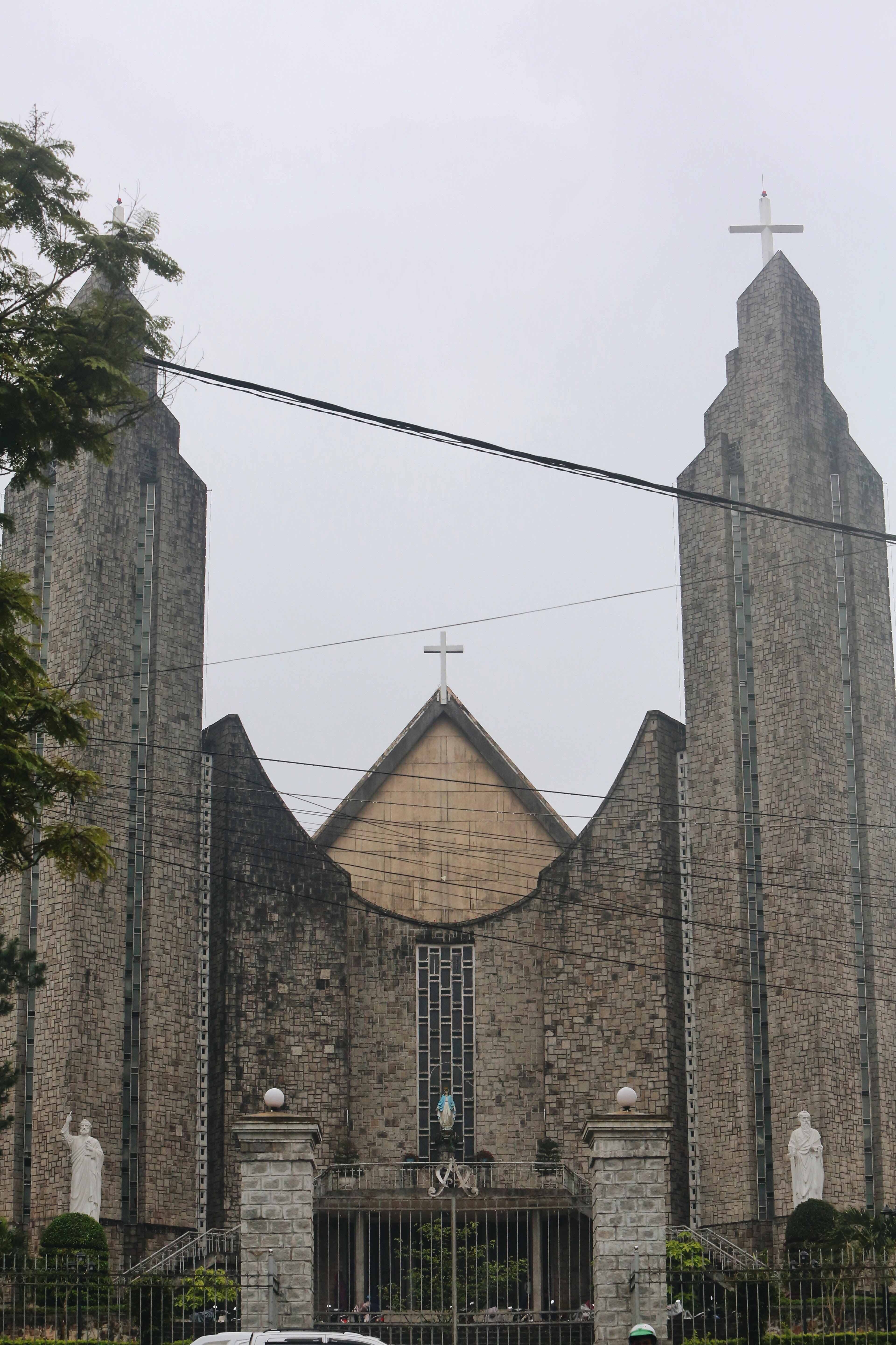 Nhà thờ tuyệt đẹp ở Huế ảnh 1 Nha tho tuyet dep o Hue anh 1