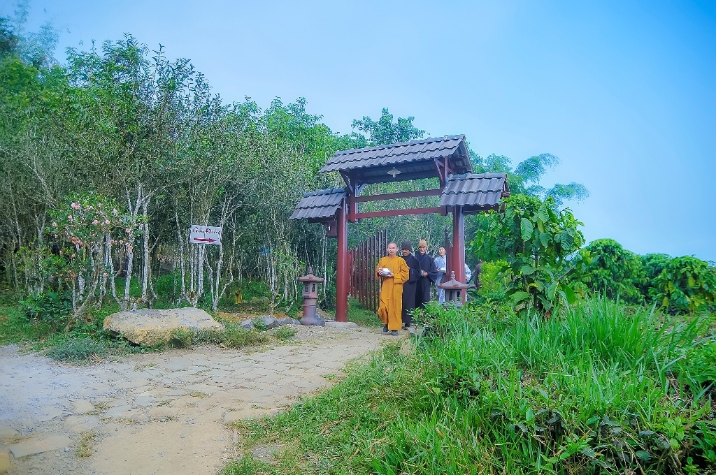 Chua Linh Quy Phap An anh 2