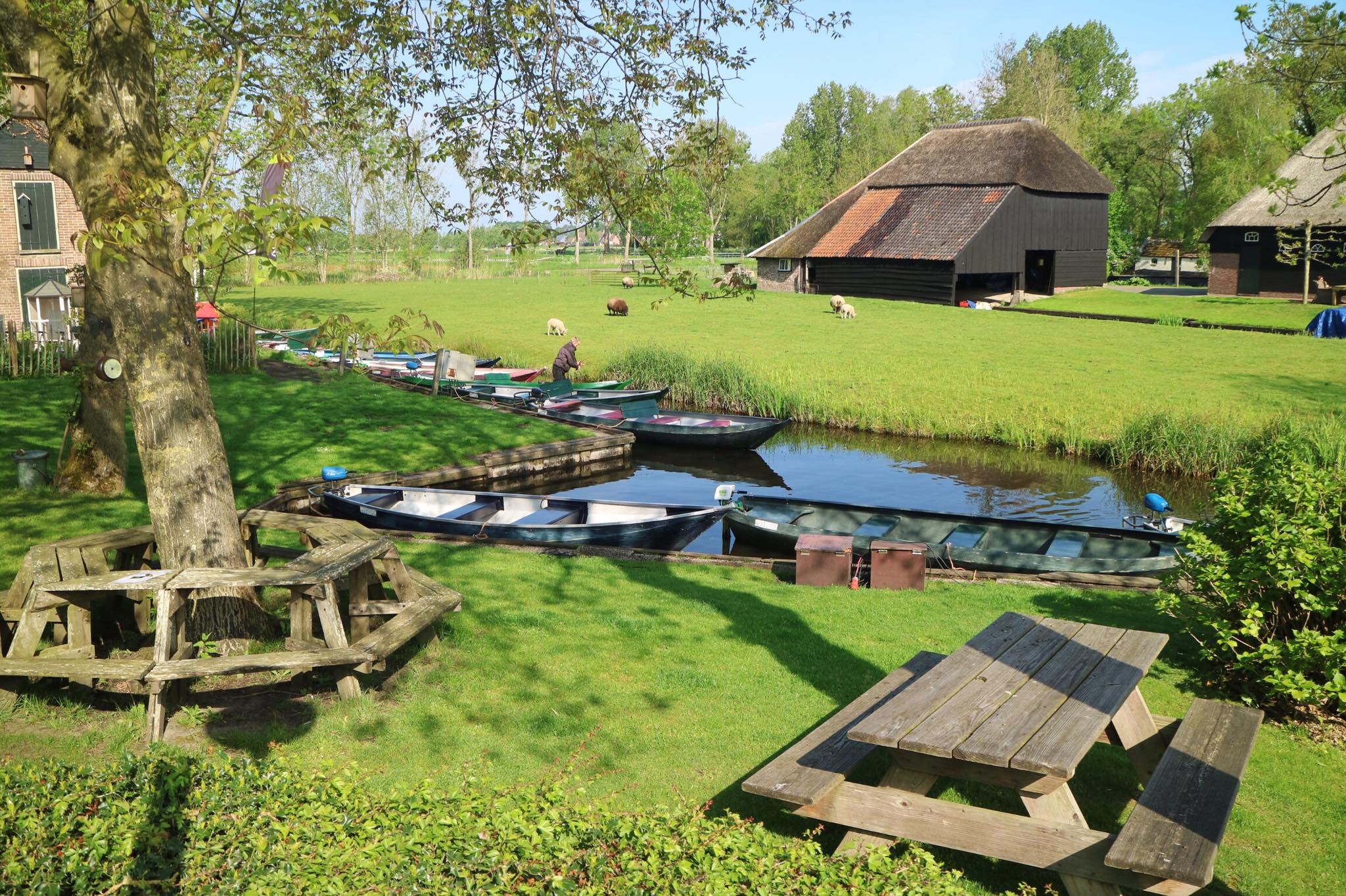 'Ngoi lang khong co duong di' trong mat du khach Viet hinh anh