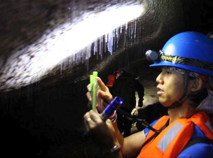 Hanh trinh kham pha hang Tham Phay anh 9