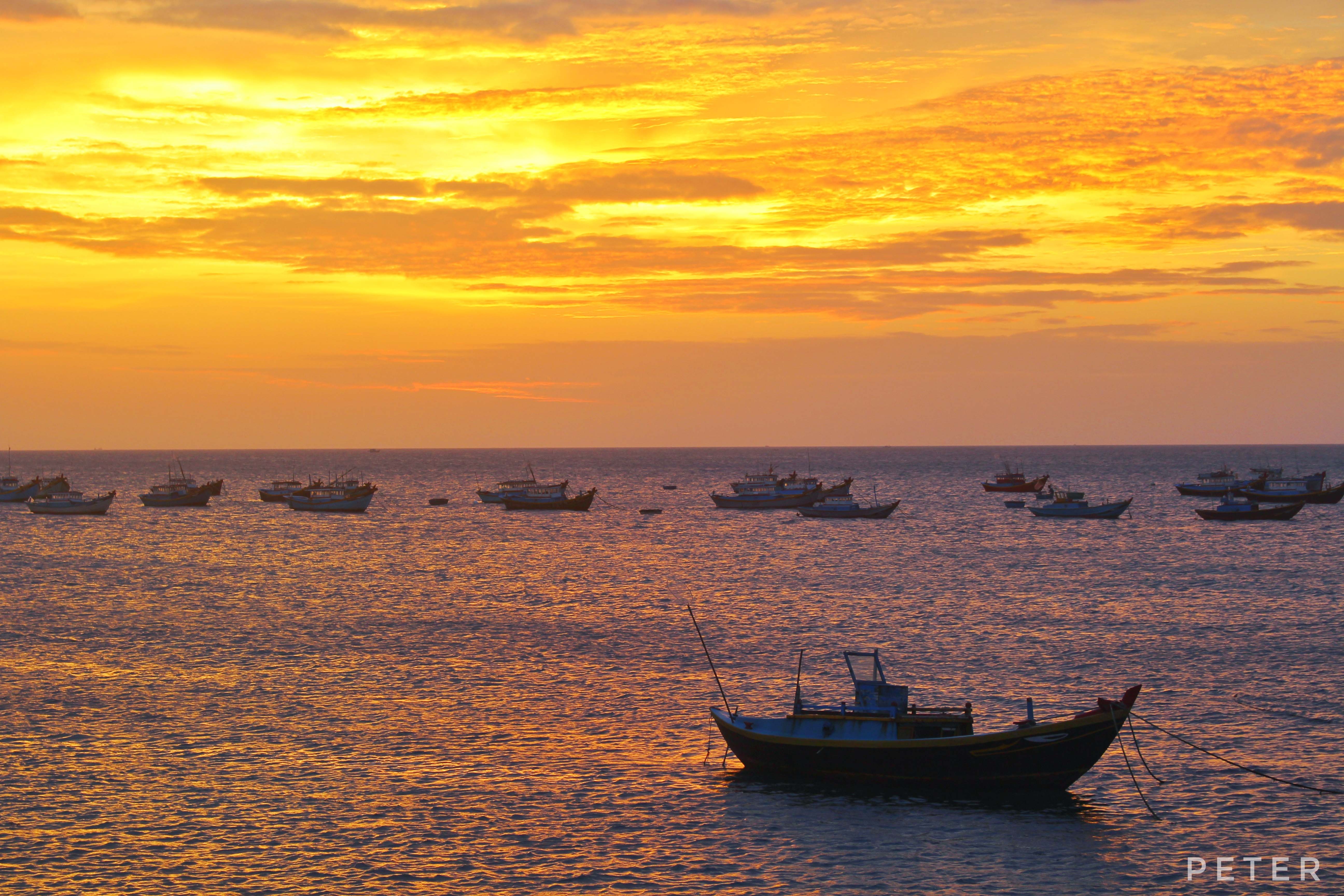 Dao Phu Quy - noi luu giu ca trai tim phuot thu hinh anh
